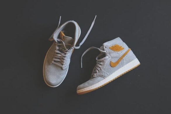 Does the Good Feet Store Sell Shoes?