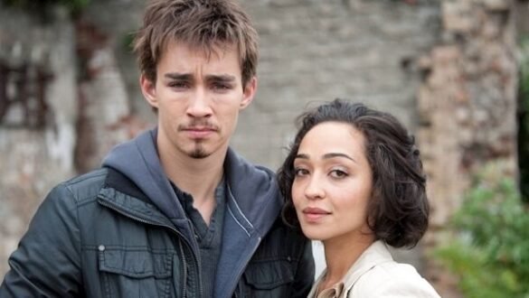 Robert Sheehan Wife